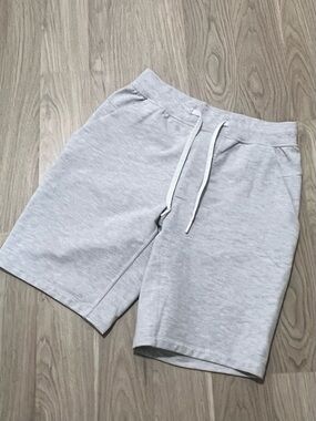 lululemon Men's Heather Light Gray Athletic Shorts (S)